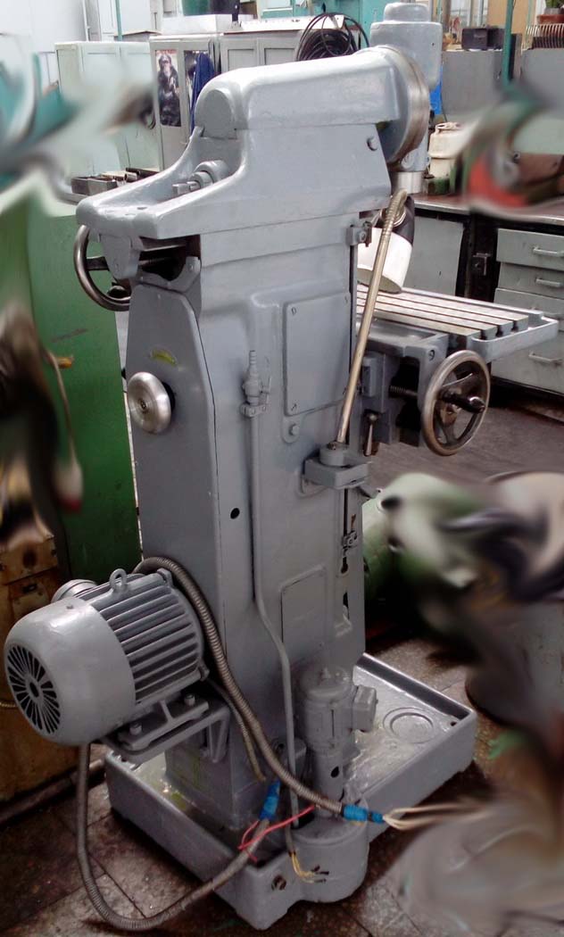 Фото широкоуніверсального фрезерного верстата СФ-67